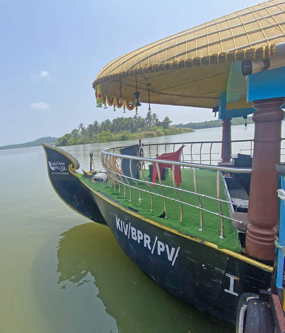 Side view showing craftsmanship of Akalappuzha boat
